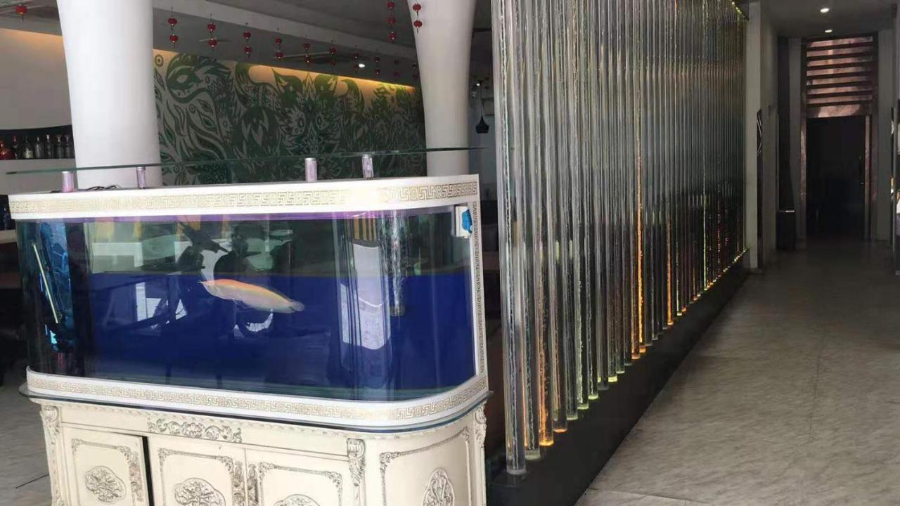 Vienna Hotel Phnom Penh Exterior photo